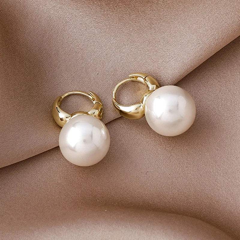 Elegant Pearl Drops – Brincos de Pérola Simulada para Mulheres